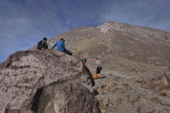 Gunung Merapi.