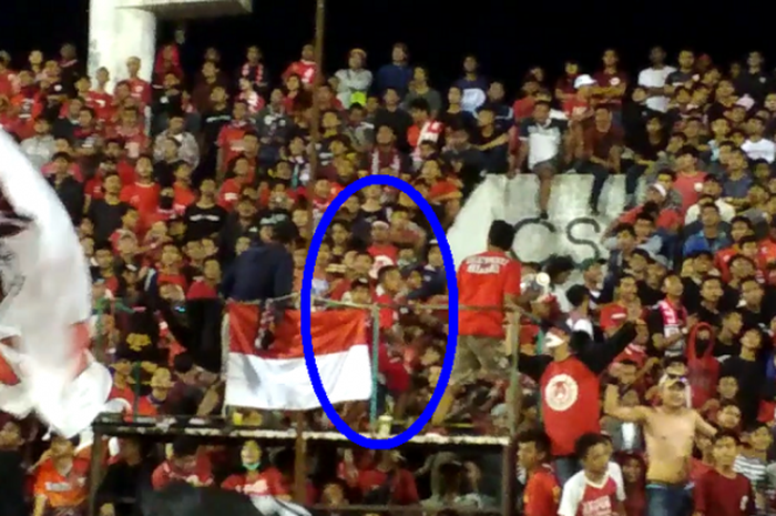 Capo Kecil Pasoepati di Stadion Manahan, Solo, kala Persis Solo menjamu Persipon Pontianak, Jumat (18/8/2017).