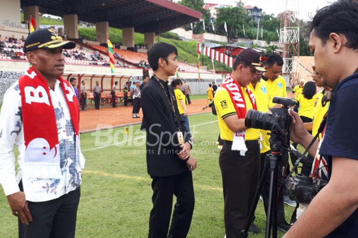 Walikota Jayapura yang juga menjadi Ketua Umum Persipura, Benhur Tomi Mano.