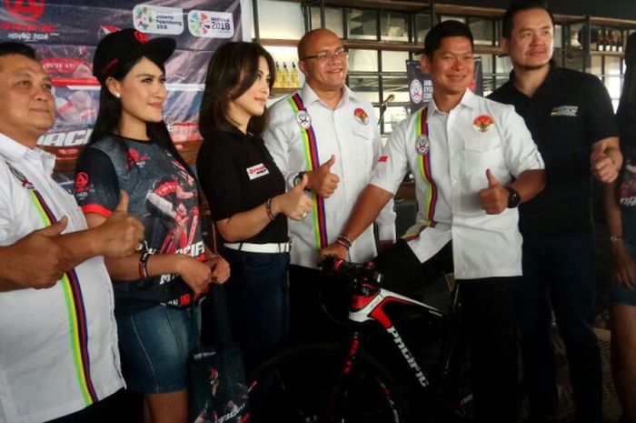 Pengurus Besar Ikatan Sport Sepeda Indonesia (PB ISSI) menjalin kerja sama dengan Pacific Bike dalam pelaksanaan pemusatan latihan nasional nomor cross country. Penandatanganan kerja sama dilakukan di Jakarta, Rabu (15/11/2017).