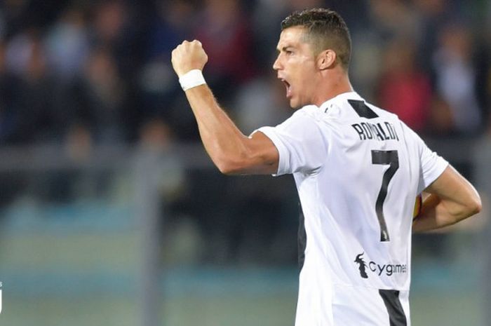 Penyerang Juventus, Cristiano Ronaldo, melakukan selebrasi dalam laga kontra Empoli pada pekan ke-10 Liga Italia, Sabtu (27/10/2018).