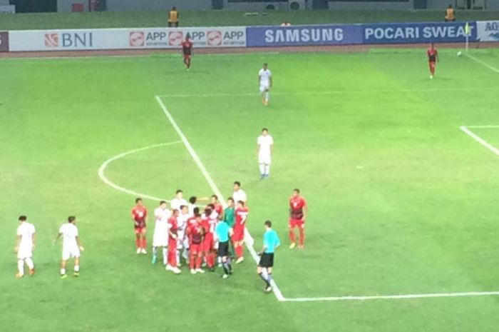 Suasana pertandingan Grup A Asian Games 2018, timnas u-23 Indonesia melawan Hong Kong, di Stadion Pa