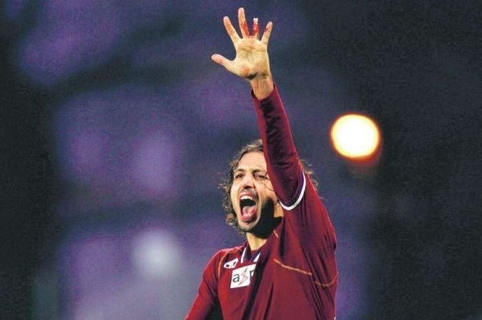 Pemain Servette FC Paulo Diogo menderita cedera parah di jari manisnya pada 5 Desember 2004.