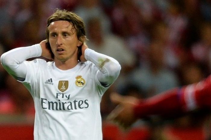   Ekspresi gelandang Real Madrid, Luka Modric, saat melawan Sporting Gijon pada lanjutan La Liga di Stadion el Molinon, 23 Agustus 2015.   