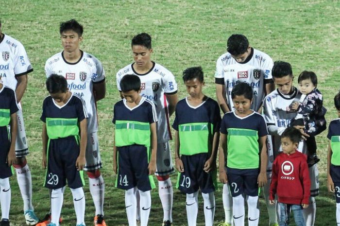 Pemain Bali United jelang melawan Perseru Serui.