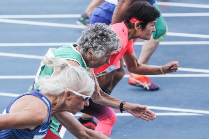 Salah satu perlombaan nomor 100 meter yang diikuti oleh lansia di Kejuaraan Dunia Masters Atletik di Malaga, Spanyol.