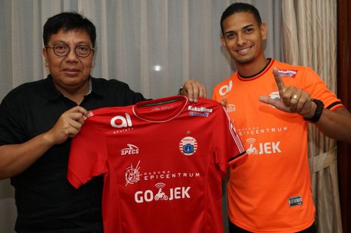 Direktur Utama Persija, Gede Widiade, bersama Renan Silva di Hotel Sultan, Senayan, Jakarta Pusat, Selasa (24/7/2018)