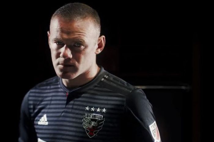  Pose Wayne Rooney saat diperkenalkan klub barunya, DC United, lewat dalam sebuah video yang diunggah pada Kamis (28/6/2018),  