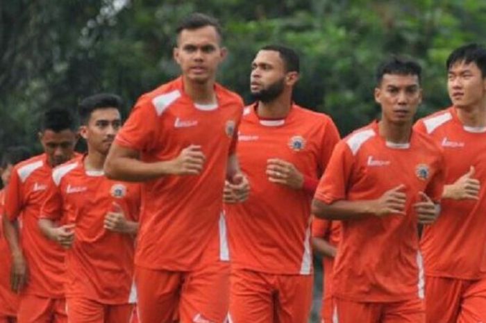 Skuad Persija Jakarta ketika melakukan sesi latihan sebelum bertanding melawan Bhayangkara FC, Sabtu (29/7/17).