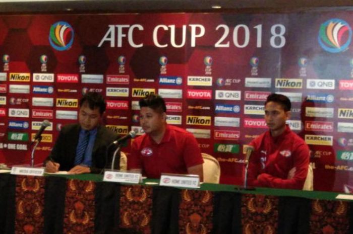 Pelatih Home United, Aidil Shahkir, saat sesi jumpa pers di Hotel Sultan, Senayan, Jakarta Pusat, Senin (14/5/2018)