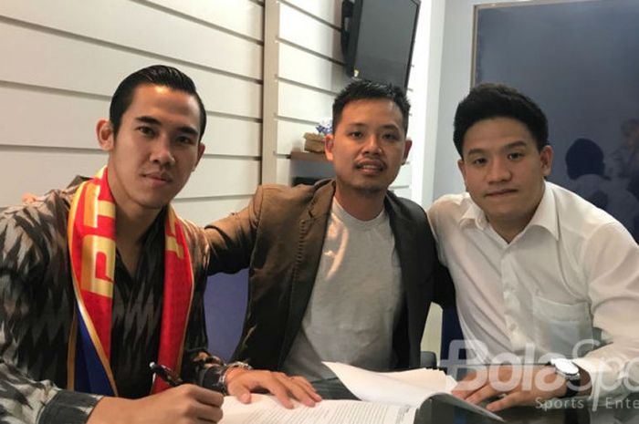 Ryuji Utomo mendandatangani kontrak dengan  PTT Rayong, klub asal Thailand.