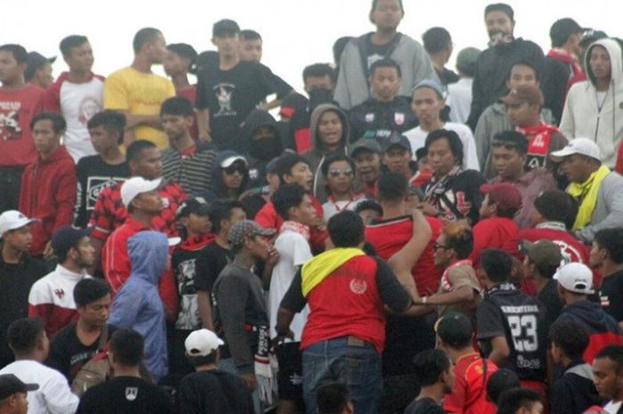 Suporter Persis Solo yang sempat meradang dan tidak diketahui sebabnya.