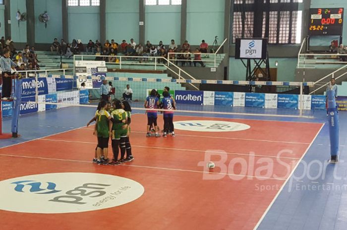 Pertandingan semifinal Livoli 2017 Gresik Petrokimia VS PGN Popsivo Polwan, Kamis (7/12/2017) di GOR Dimyati, Tangerang, Banten.