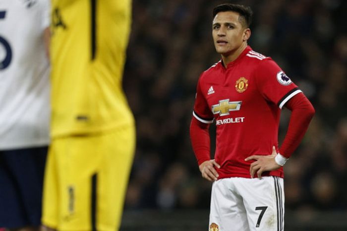 Ekspresi penyerang Manchester United, Alexis Sanchez, dalam pertandingan Liga Inggris 2017-2018 menghadapi Tottenham Hotspur di Stadion Wembley, London, Inggris, pada Rabu (31/1/2018).