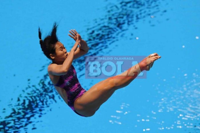 Aksi atlet lompat indah Indonesia, Della Dinasari Harimurti, pada Final Women's 1 meter Springboard di Stadion Akuatik Gelora Bung Karno, hari Jumat (31/8/2018).