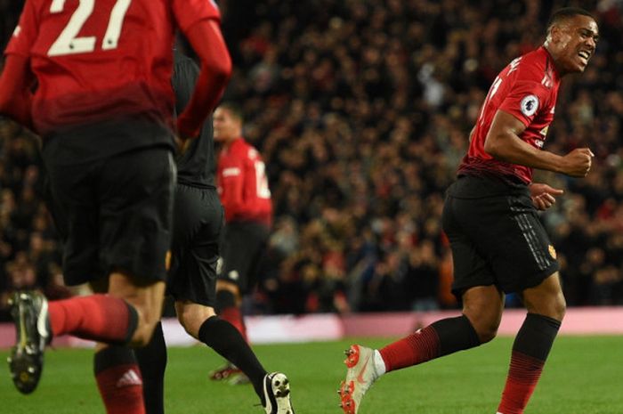 Selebrasi pemain Manchester United, Anthony Martial, usai mencetak gol ke gawang Newcastle United pada pertandingan pekan ke-8 Liga Inggris di Stadion Old Trafford, Sabtu (6/10/2018) waktu setempat.