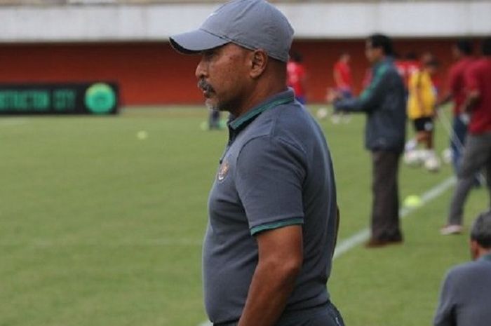 Pelatih Timnas Indonesia U-16 Fakhri Husaini 