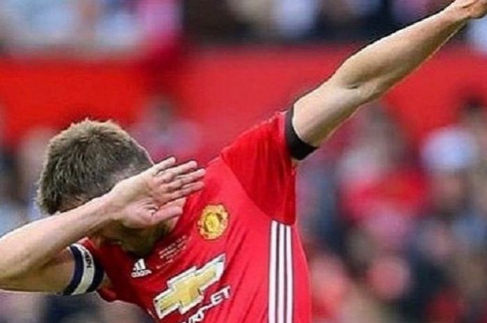 Michael Carrick Melakukan Dab Dance