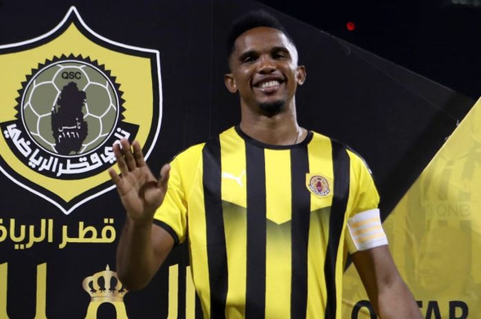 Samuel Eto'o saat secara resmi diperkenalkan sebagai pemain anyar klub Liga Qatar, Qatar SC, dalam sesi jumpa pers di Doha, Selasa (14/8/2018).