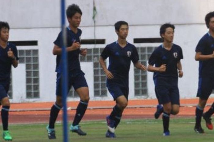 timnas Jepang sedang berlatih di Stadion Wibawa Mukti, Cikarang pada Selasa (19/9/2017).