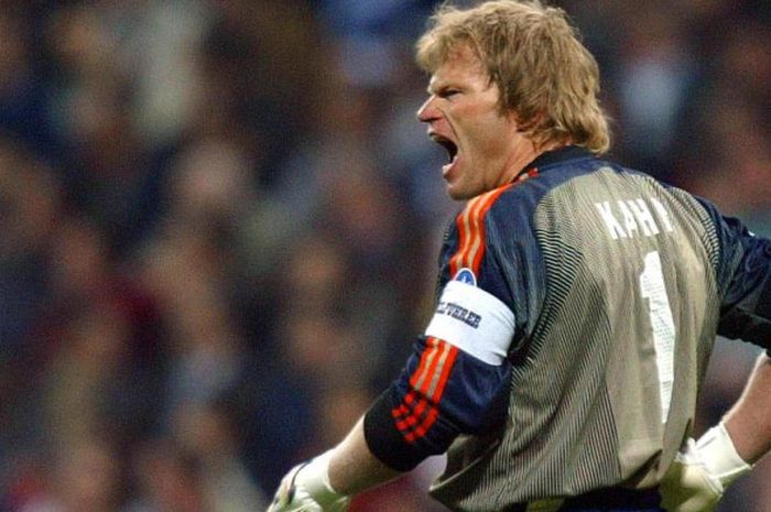 Reaksi Oliver Kahn saat membela Bayern Muenchen menghadapi Real Madrid dalam partai Liga Champions.