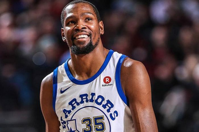 Pemain Golden State Warriors, Kevin Durant, tampak tampil lebih agresif pada NBA musim ini.