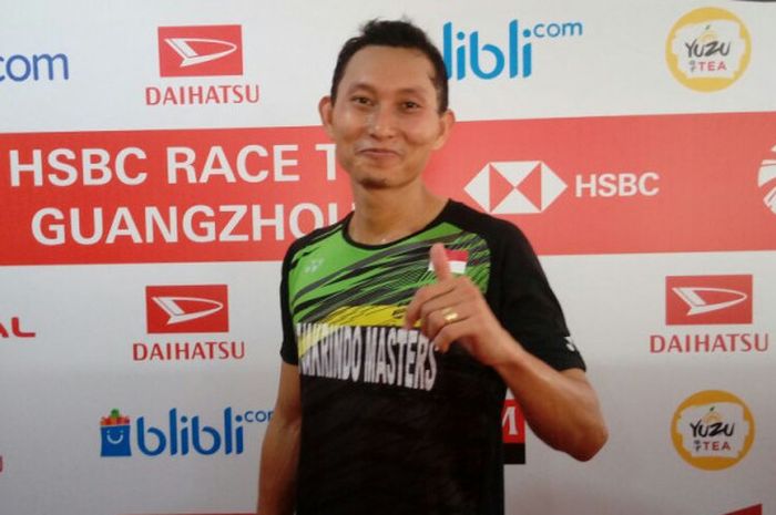 Pebulu tangkis tunggal putra Indonesia, Sony Dwi Kuncoro, berpose seusai menjawab pertanyaan media di area mixed zone turnamen Indonesia Masters 2018 yang berlangsung di Istora Senayan, Jakarta, Jumat (26/1/2018).