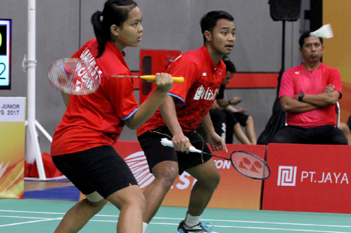 Rehan Naufal Kusharjanto/Siti Fadia Silva Ramadhanti saat menghadapi pasangan Taiwan, Ye Hong Wei/Teng Chun Hsun di babak 16 besar Asia Junior Championship 2017. 