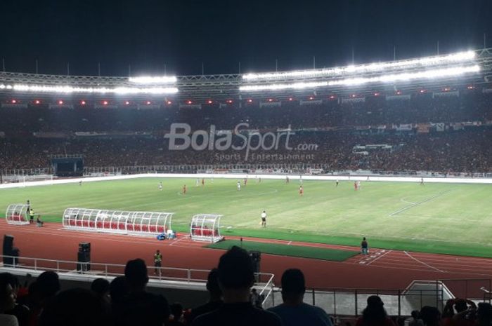 Suasana pertandingan final Piala Presiden 2018 antara Persija Jakarta dan Bali United di Stadion Utama Gelora Bung Karno, Sabtu (17/2/2018).