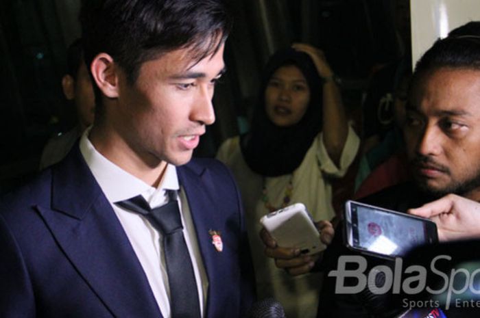 Gavin Kwan Adsit, pemain bola Indonesia saat tiba di Terminal 3 Ultimate Soekarno-Hatta sepulangnya dari gelaran SEA Games 2017 di Malaysia (30/8/2017).