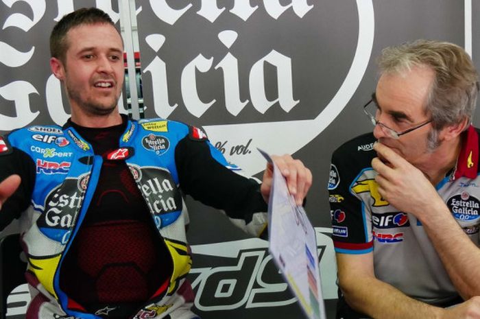 Pebalap tim Marc VDS, Thomas Luthi, saat melakukan persiapan sebelum mengikuti tes pramusim di Sirkuit Sepang, Malaysia, pada 27 Januari 2018.