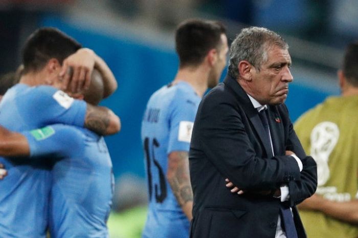 Pelatih Portugal, Fernando Santos, dalam laga kontra Uruguay pada babak 16 besar Piala Dunia 2018 di Fisht Stadium, Sabtu (30/6/2018)