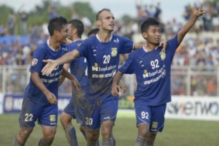 Syakir Sulaiman paling kanan saat masih berseragam Persib Bandung