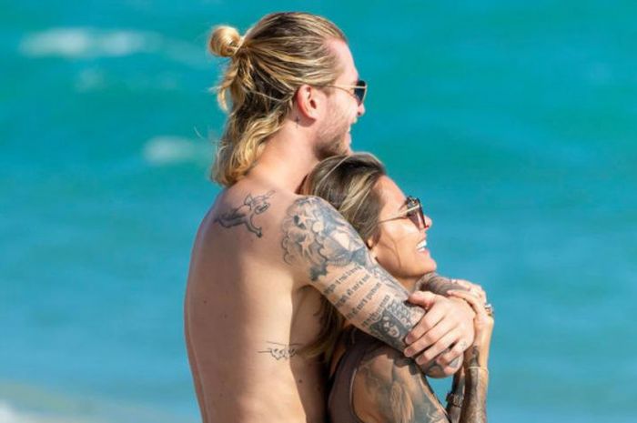 Loris Karius bersama Sophia Thomalla menghabiskan liburan di Amerika Serikat