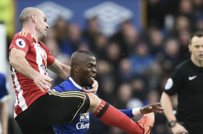 Pemain Sunderland, Darron Gibson (kiri)