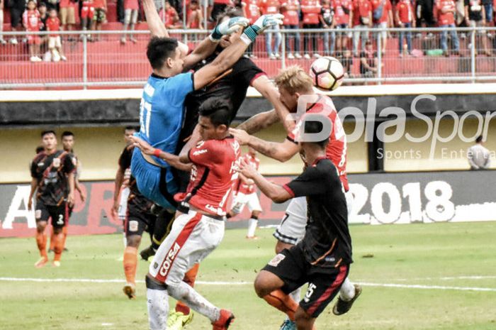 Pertandingan Grup D Piala Presiden 2018 antara Bali United dan Borneo FC di Stadion Kapten I Wayan Dipta, Jumat (19/1/2018). 