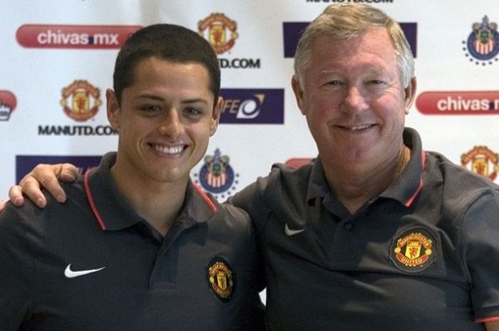 Chicharito dan Sir Alex Ferguson saat masih berada di Manchester United.