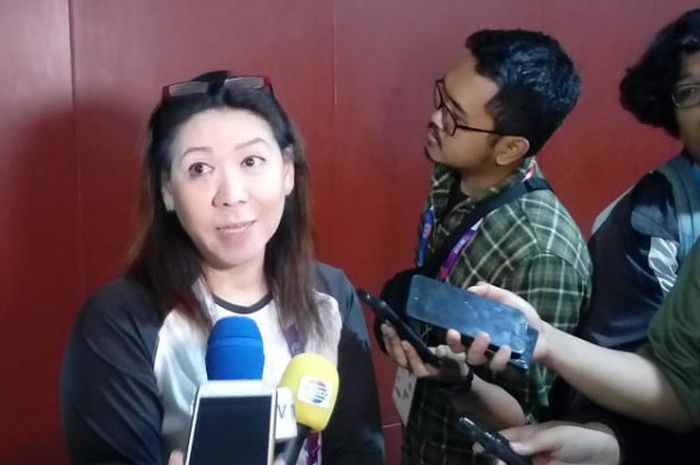 Kabid Binpres PP PBSI Susy Susanti menjawab pertanyaan media setelah menghadiri undian pertandingan beregu Asian Games 2018 di Istora Senayan, Jakarta, Kamis (16/8/2018).