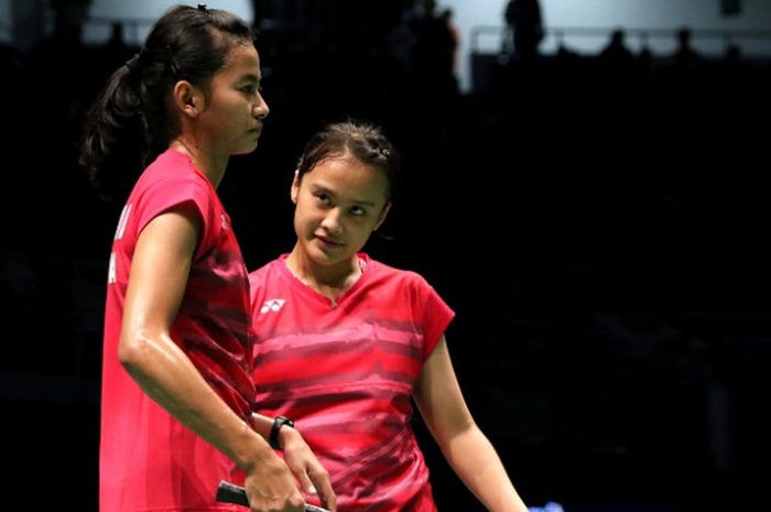 Pasangan ganda putri dadakan, Dinar Dyah Ayustine (kiri) dan Hanna Ramadini, tampil pada laga babak pertama perorangan SEA Games 2017 di Axiata Arena, Kuala Lumpur, Malaysia, Sabtu (26/8/2017).