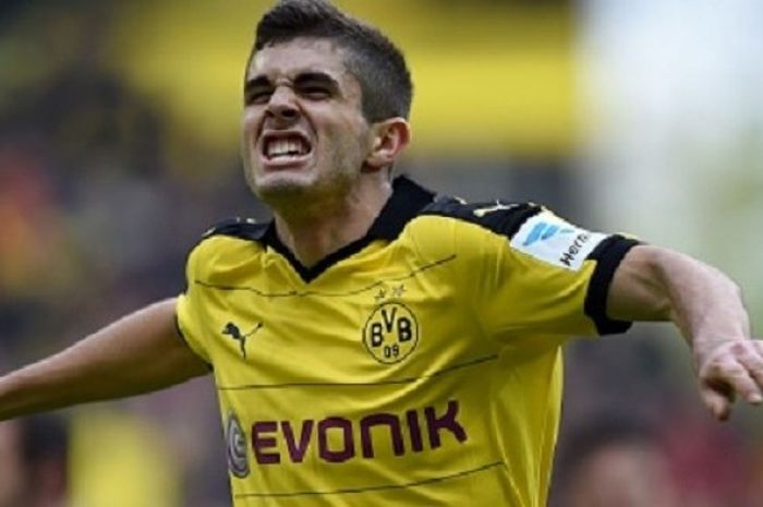 Christian Pulisic merayakan gol Borussia Dortmund ke gawang Hamburg SV pada lanjutan Bundesliga di Stadion Signal Iduna Park, Minggu (17/4/2016). 