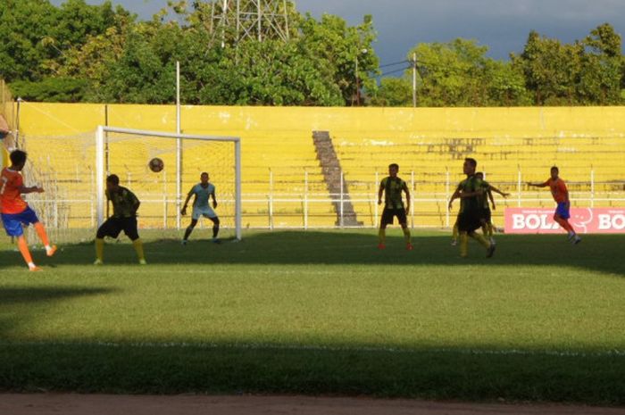 Laga perebutan posisi tiga Piala Walikota Padang 2017 antara PSP Padang kontra Persiraja Banda Aceh di Stadion H Agus Salim pada Minggu (10/12/2017) sore. 