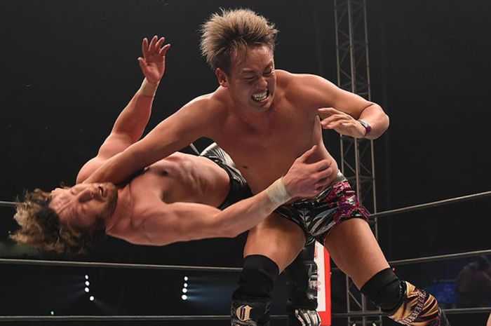 Rainmaker dari Kazuchika Okada.