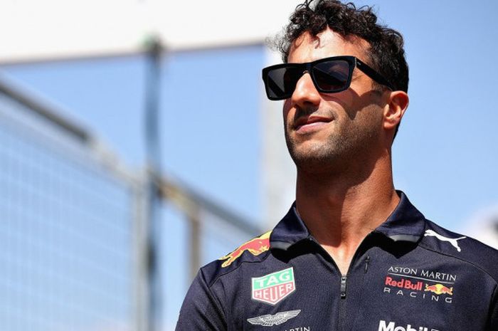 Mantan Pebalap Red Bull Racing, Daniel Ricciardo, saat tiba di Hockenheimring pada Kamis (19/7/2018) jelang