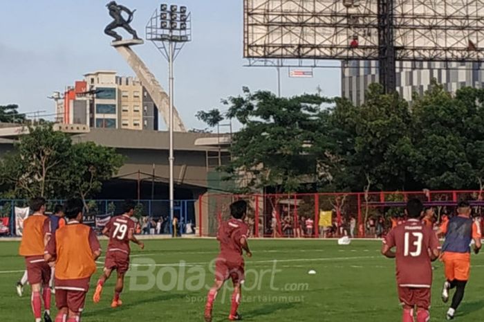 Persija Jakarta menggelar latihan di Lapangan Aldiron, Jakarta Selatan, Senin (7/1/2019).