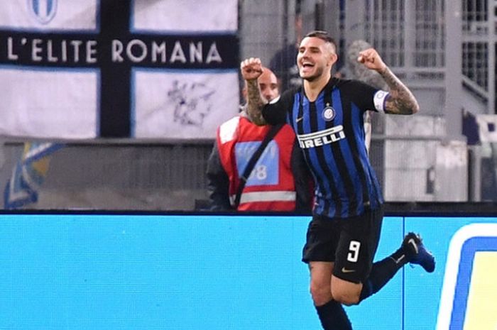 Striker Inter Milan, Mauro Icardi, melakukan selebrasi seusai menjebol gawang Lazio dalam partai Liga Italia di Stadion Olimpico, Senin (29/10/2018).