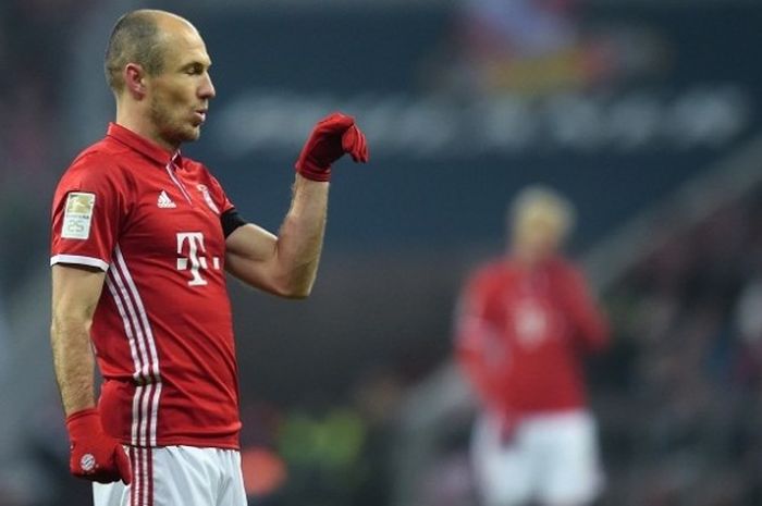 Ekspresi pemain Bayern Muenchen, Arjen Robben, saat tampil pada laga Bundesliga kontra RB Leipzig, di Allianz Arena, 21 Desember 2016. 