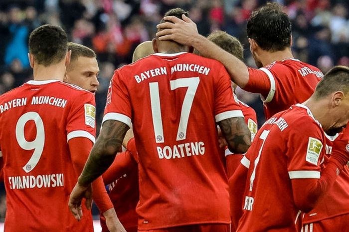 Para pemain Bayern Muenchen merayakan gol ke gawang Werder Bremen dalam partai Liga Jerman di Stadion Allianz Arena, Muenchen, 21 Januari 2018.