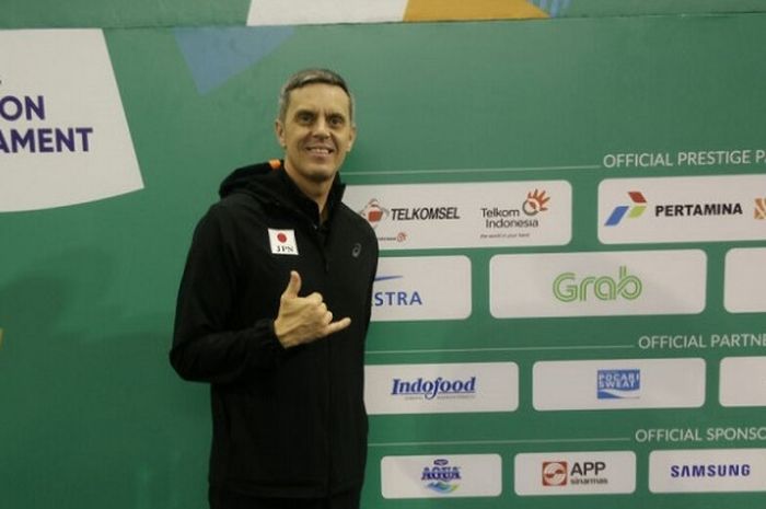 Pelatih tim bola voli putra Jepang Gordon Mayforth, berpose di sela-sela penyelenggaraan test event Asian Games 2018 di Tennis Indoor, Senayan, Jakarta, Selasa (13/2/2018).