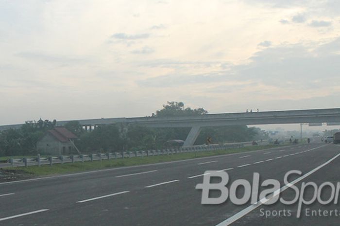 Jalan tol Solo-Ngawi menjadi salah satu tempat latihan pelatnas atlet paracycling.