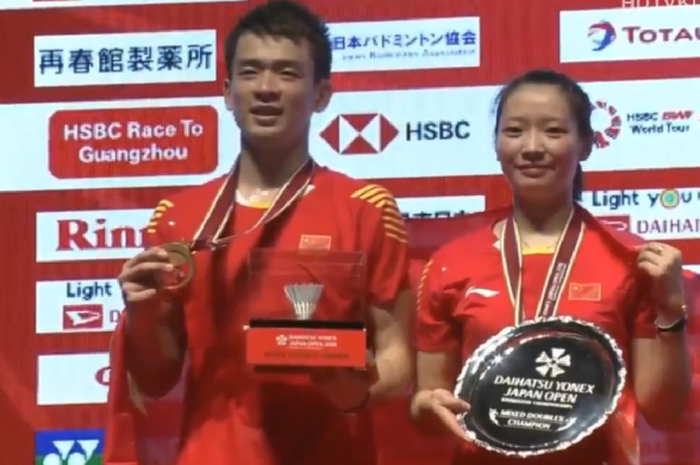 Pasangan Zheng Siwei (kiri)/Huang Yaqiong memenangi all China finals atas Wang Yilyu/Huang Dongping di final Japan Open 2018 pada Minggu (16/9/2018) di Musashino Forest Sport Plaza, Tokyo, Jepang.